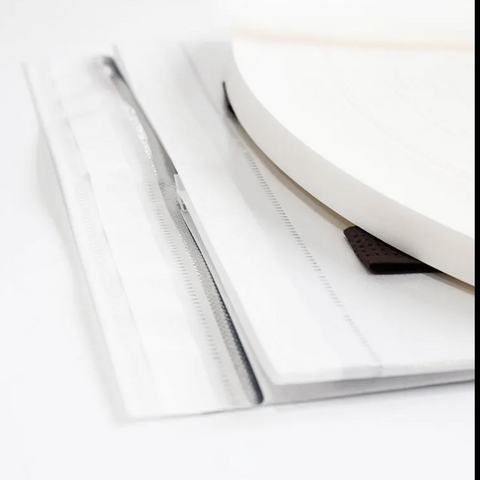 شريط ختم دائم مقاوم للماء باللون الأبيض للأظرف المصنوعة من الورق المقوى